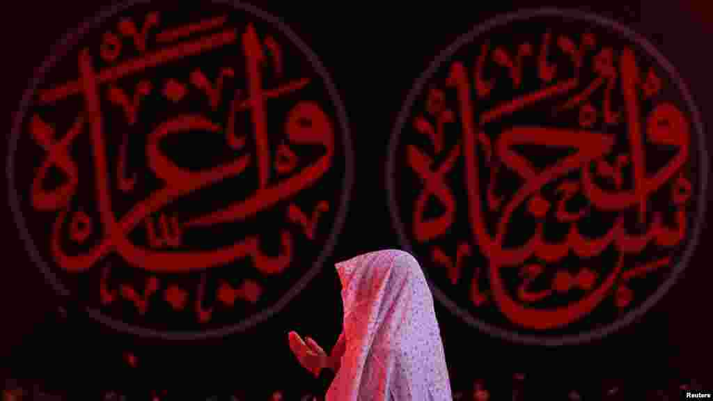 ایران میں بھی یومِ عاشور کے موقع پر بڑی تعداد میں جلوس نکالے جاتے ہیں۔ 