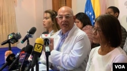 Julio Castro médico internista e infectólogo, ratificó que la idea de la comisión es dar su opinión técnica donde sea requerida.