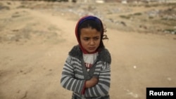 Une fillette tunisienne dans un quartier pauvre de Kasserine, en Tunisie, le 28 janvier 2016.