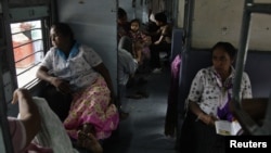 Blackout Cuts Power to 600 Million in India