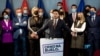 Lider URA i potpredsjednik Vlada Crne Gore i Dritan Abazović na konferenciji za novinare koalicije "Crno na bijelo", koju čine Ujedinjena reformska akcija i Savez građana Civis, u Podgorici, 17. januara 2022. (Foto: Jovo Radulović, Glas Amerike)