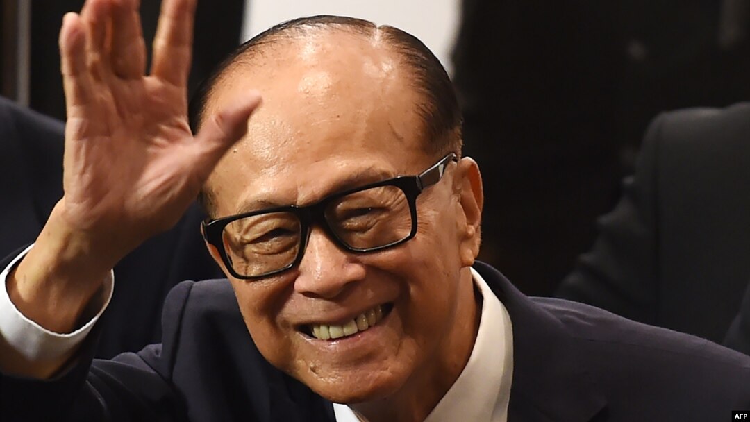 香港首富李嘉誠宣布退休。