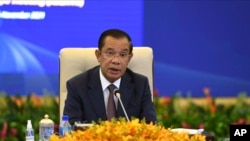 Perdana Menteri Kamboja Hun Sen menghadiri sesi pembukaan pertemuan virtual Asia-Eropa (ASEM) di Phnom Penh, Kamboja, Kamis, 25 November 2021. (An Khoun Sam Aun/Kementerian Penerangan Kamboja via AP)