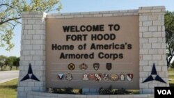 Los fiscales sostienen que el acusado intentó construir dos bombas y colocarlas en un restaurante al que asisten los soldados asignados a Fort Hood.
