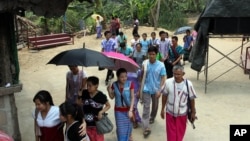 Pengungsi etnis Karen, Myanmar, di kamp pengungsi Mae La, distrik Ta Song Yang, provinsi Tak, Thailand utara (foto: dok). 