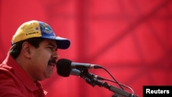 El presidente Nicolás Maduro aseguró que la mayoría apoya las medidas para combatir la crisis.