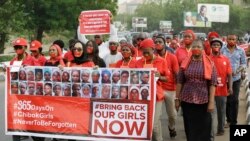 Des manifestants réclament la libération des lycéennes de Chibok enlevées par le groupe Boko Haram, au Nigeria