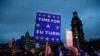 Brexit: Theresa May compte retourner négocier à Bruxelles