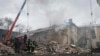 Misiles rusos impactan en edificios residenciales del este de Ucrania