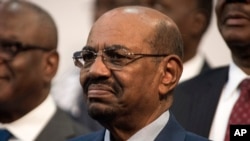 Le président soudanais Omar el-Béchir lors de l'ouverture du sommet de l'Union africaine à Johannesburg, en juin 2015. (AP Photo/Shiraaz Mohamed)
