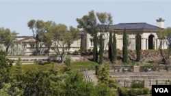Rumah bergaya puri di Perancis seluas 7.772 meter persegi yang menghadap Teluk San Francisco di California.