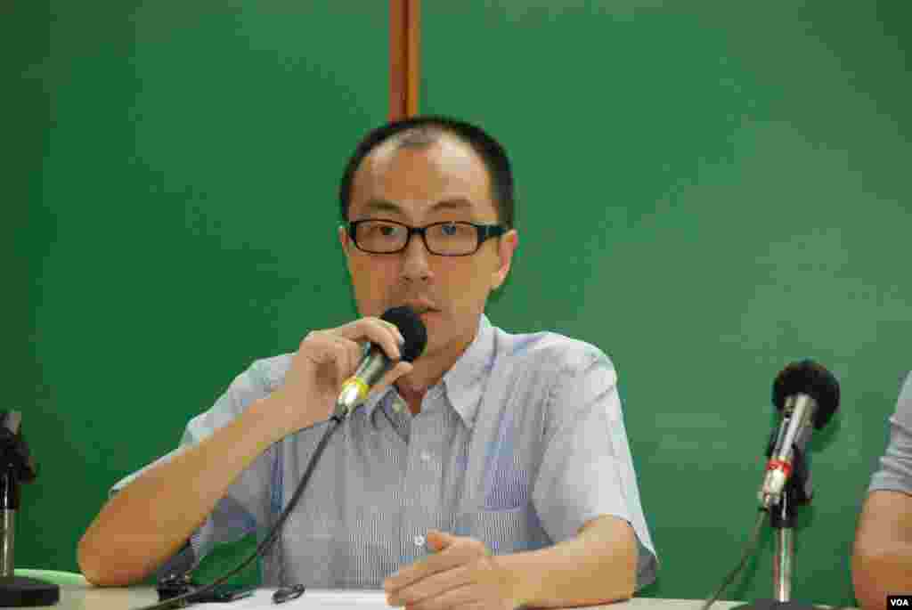 香港資深通識科教師張銳輝表示,中學教師帶領學生參與罷課集會有很多門檻