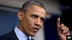 Presiden Barack Obama berbicara dengan wartawan di Gedung Putih (1/3) usai pembicaraan dengan para pemimpin kongres terkait pemotongan anggaran otomatis. (AP/Carolyn Kaster)