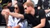 En una declaración sorprendente, el príncipe británico Harry y su esposa, Meghan, dijeron que planean "dar un paso atrás" como miembros de la familia real y "trabajar para ser financieramente independientes".