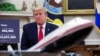 El presidente Trump en la Sala Oval, donde se reunió con el gobernador de Texas, Greg Abbott, el jueves 7 de mayo de 2020.