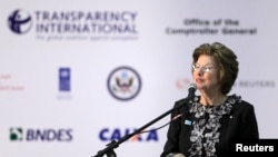 Kepala Transparency International Huguette Labelle dalam sebuah acara di Brasilia. (Foto: Dok)
