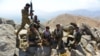 Para pejuang anti-Taliban siaga di wilayah Darband, distrik Anaba, provinsi Panjshir, Afghanistan, 1 September 2021. 