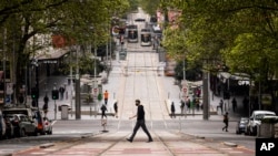 Bourke Street di Melbourne terlihat lengang di tengah pandemi COVID-19, Kamis, 30 September 2021. (Daniel Pockett/AAP Image via AP)