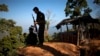 KIA စစ်သားတွေကို ရှေ့တန်းစစ်စခန်းတွင် တွေ့ရစဉ်။ (ဇန်နဝါရီ ၃၁၊ ၂၀၁၃)