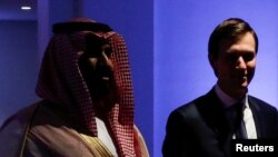 Jared Kushner, à droite, en compagnie du prince héritier saoudien, Mohammed Ben Salmane, Ryad, Arabie saoudite, le 21 mai 2017. 