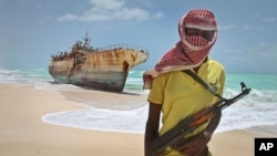 Seorang anggota perompak Somalia (foto: ilustrasi).