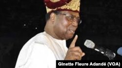 Nicephore Soglo, ancien président du Bénin, en 2015 à une séance d'explication sur la France-Afrique. (VOA/Ginette Fleure Adandé)