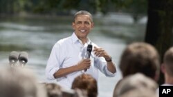 Le président Obama répondant à une question de l'assistance (15 août 2011)