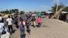 La situation est revenue à la normale à Harare, au Zimbabwe, pour la plupart des commerçants informels, malgré un blocage appelé par le gouvernement le mois dernier pour contenir la propagation du coronavirus, le 15 mai 2020. (Columbus Mavhunga / VOA)