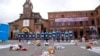Juguetes en la plaza, 20 de julio, donde fueron colocados por personas que protestaban contra la violencia contra los niños en Bogotá, Colombia, el 22 de noviembre de 2022.