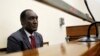 L'ex-général rwandais exilé Faustin Kayumba Nyamwasa lors de sa comparution devant un Tribunal de Johannesburg, le 21 juin, 2012. 