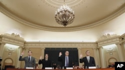 Expertos en derecho, juraron testificar durante una audiencia ante el Comité Judicial de la Cámara de Representantes sobre los motivos constitucionales para la destitución del presidente Donald Trump.