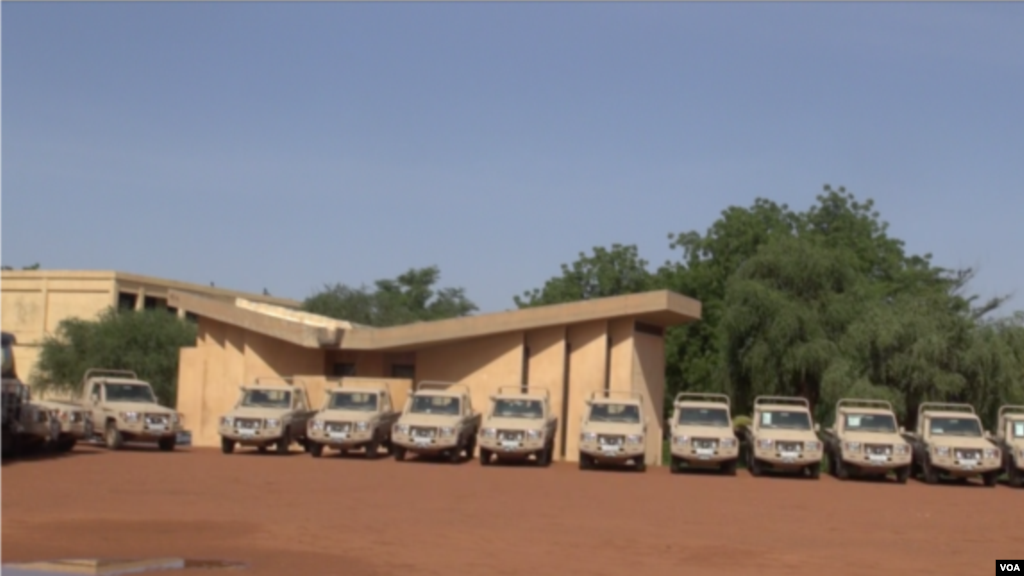Amurka ta tallafawa Nijar da horas da 'yan sanda 250 tare da ba su tallafin motoci 50 da wasu kayan aiki domin su dakile barazanar Boko Haram a kasar. Satumba 06, 2016
