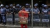 Jacob Zuma dénonce le "racisme" des manifestations demandant son départ