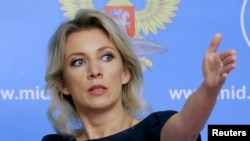 La porte-parole de la diplomatie russe Maria Zakharova lors d'une conférence de presse à Moscou, Russie, 6 octobre 2015. 