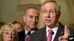 El líder de la mayoría en el Senado, Harry Reid, dijo que los demócratas seguirán presionando a favor de los desempleados 