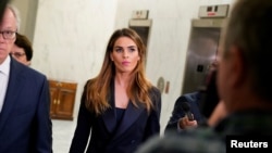 Hicks era la secretaria prensa de la campaña de Trump y directora de comunicaciones de la Casa Blanca, hasta que se fue en marzo de 2018.