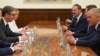 Predsednik Srbije Aleksandar Vučić tokom razgovora sa kongresmenima Sjedinjenih Američkih Država Erikom Svolvelom i Šonom Malonijem, u Beogradu, 5. avgusta 2021. (Foto: Predsednik.rs)