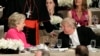 Le vent en poupe, Clinton veut consolider son avance sur Trump