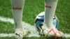 ARCHIVO: Foto de un balón en pleno partido del Mundial Femenino de fútbol Nueva Zelanda el 21 de julio de 2023.