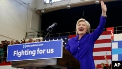 Hillary Clinton participó en un acto en Long Beach, California, el lunes, 6 de junio de 2016, el día previo a las elecciones primarias en California.