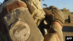 Un soldat français de l'opération Barkhane en patrouille dans le centre du Mali, le 3 novembre 2017.