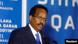 የሶማልያ ፕሬዚዳንት መሀመድ አብዱላሂ መሀመድ (ፎርማጆ) ባላፈው ግንቦት ወር ከየማህበረሰቡ ለተወከሉ መራጮች ንግግር ሲያደርጉ