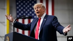 Donald Trump donne un discours lors d'un rassemblement en Pennsylvanie, le 10 mars 2018.