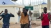 Une centaine de migrants forcent la frontière à Melilla