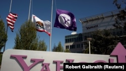 Yahoo logo