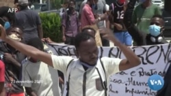 Manifestantes angolanos protestam contra a corrupção e a violência policial