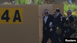 El Departamento de Estado ordenó a los "empleados del gobierno de EE.UU. que no sean de emergencia", tanto en la embajada en Bagdad como en el consulado en Erbil, que abandonen el país. 