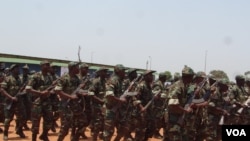 Imagem de arquivo: Militares do exército angolano
