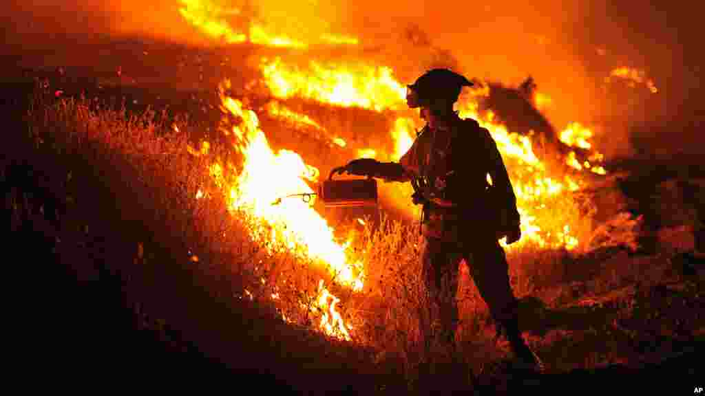 Incendie en Californie : les flammes ont carbonisé plus de 60.000 hectares et détruit au moins 24 résidences.