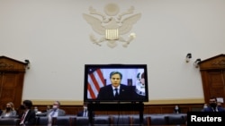 Menlu AS Antony Blinken saat menyampaikan keterangannya terkait penarikan pasukan AS dari Afghanistan dalam pertemuan virtual di hadapan Komite Urusan Luar Negeri DPR AS di Washington, 13 September 2021. (REUTERS/Jonathan Ernst)